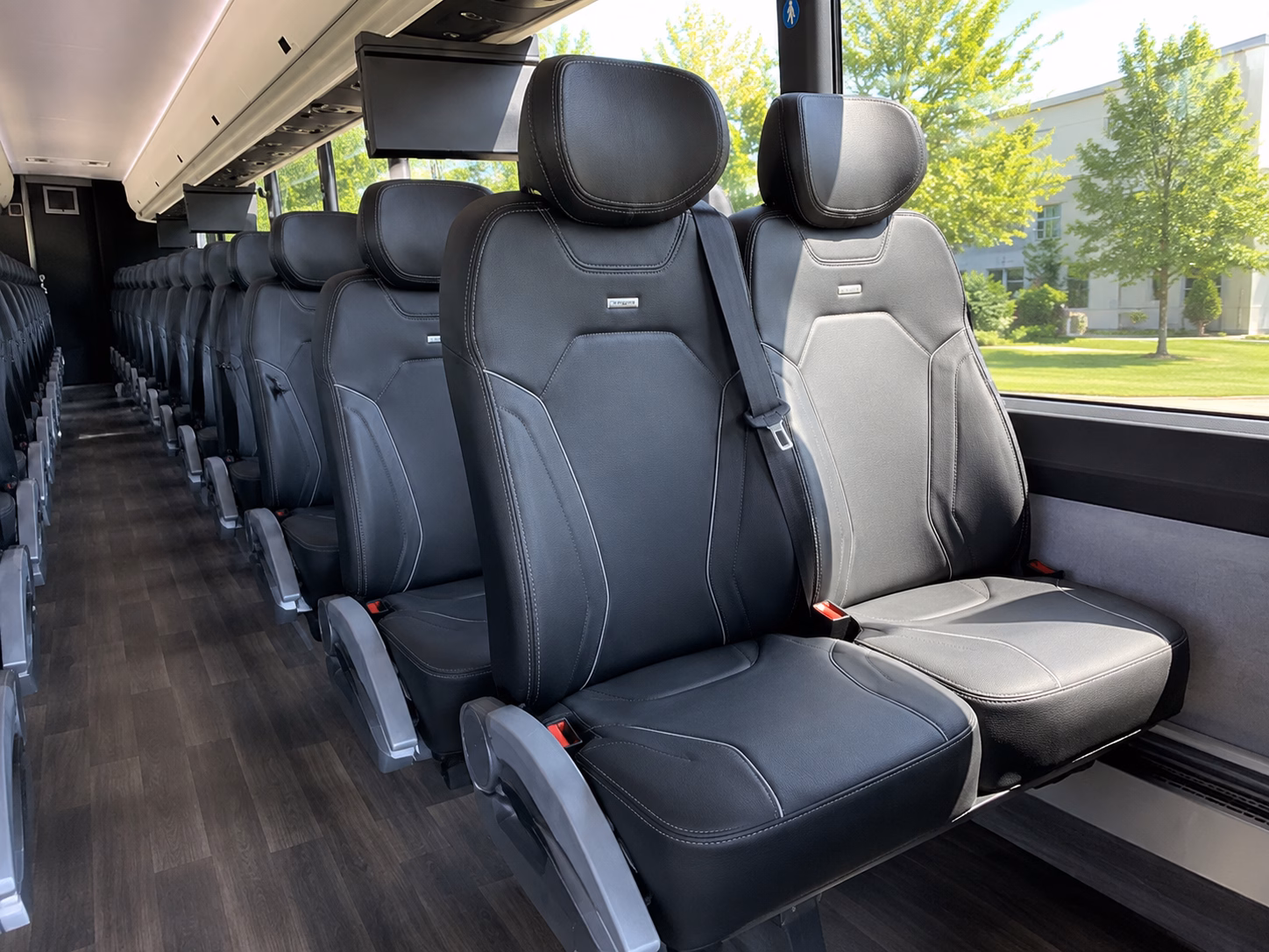 charter buses to the california science center and la museum row