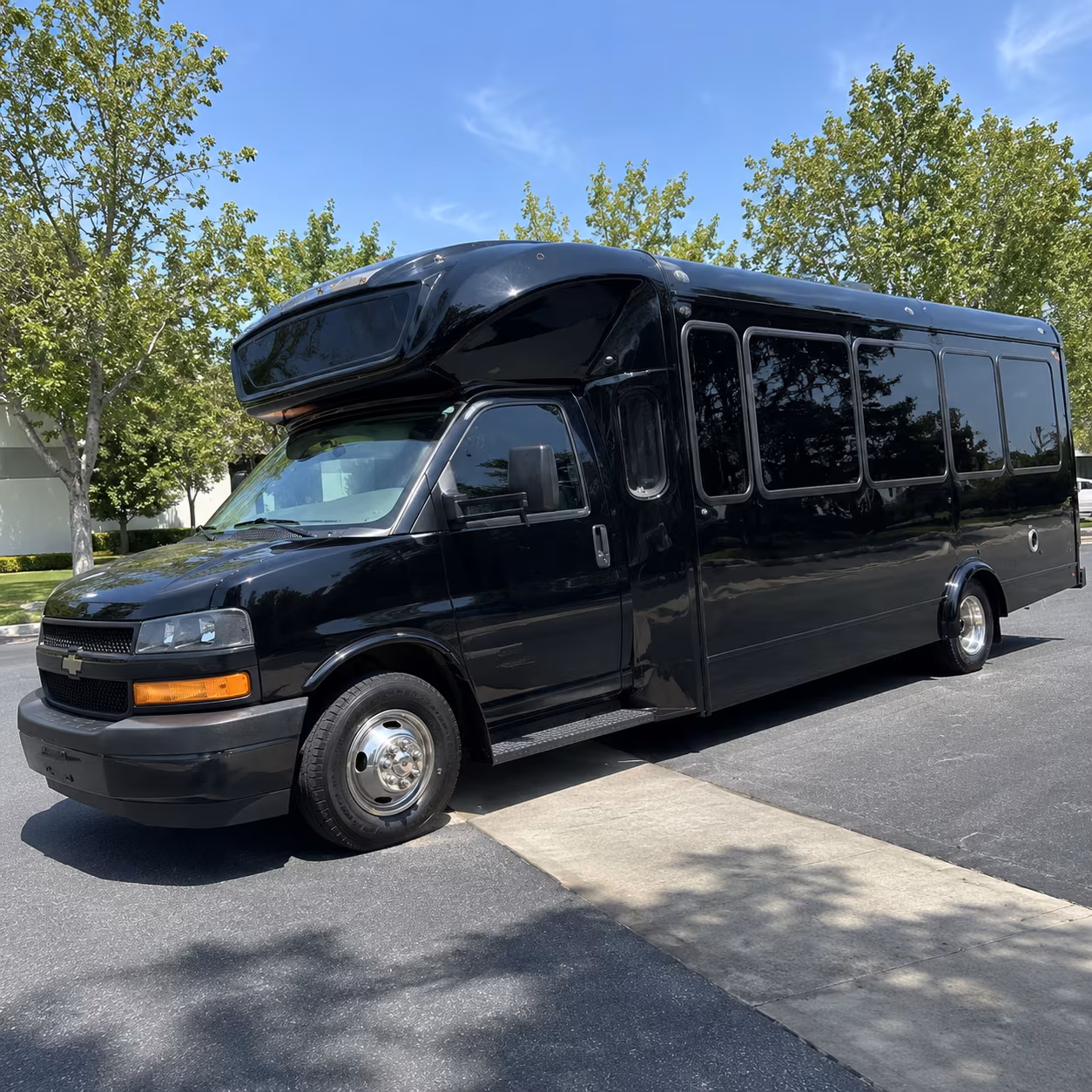 glendora 15 passenger party bus